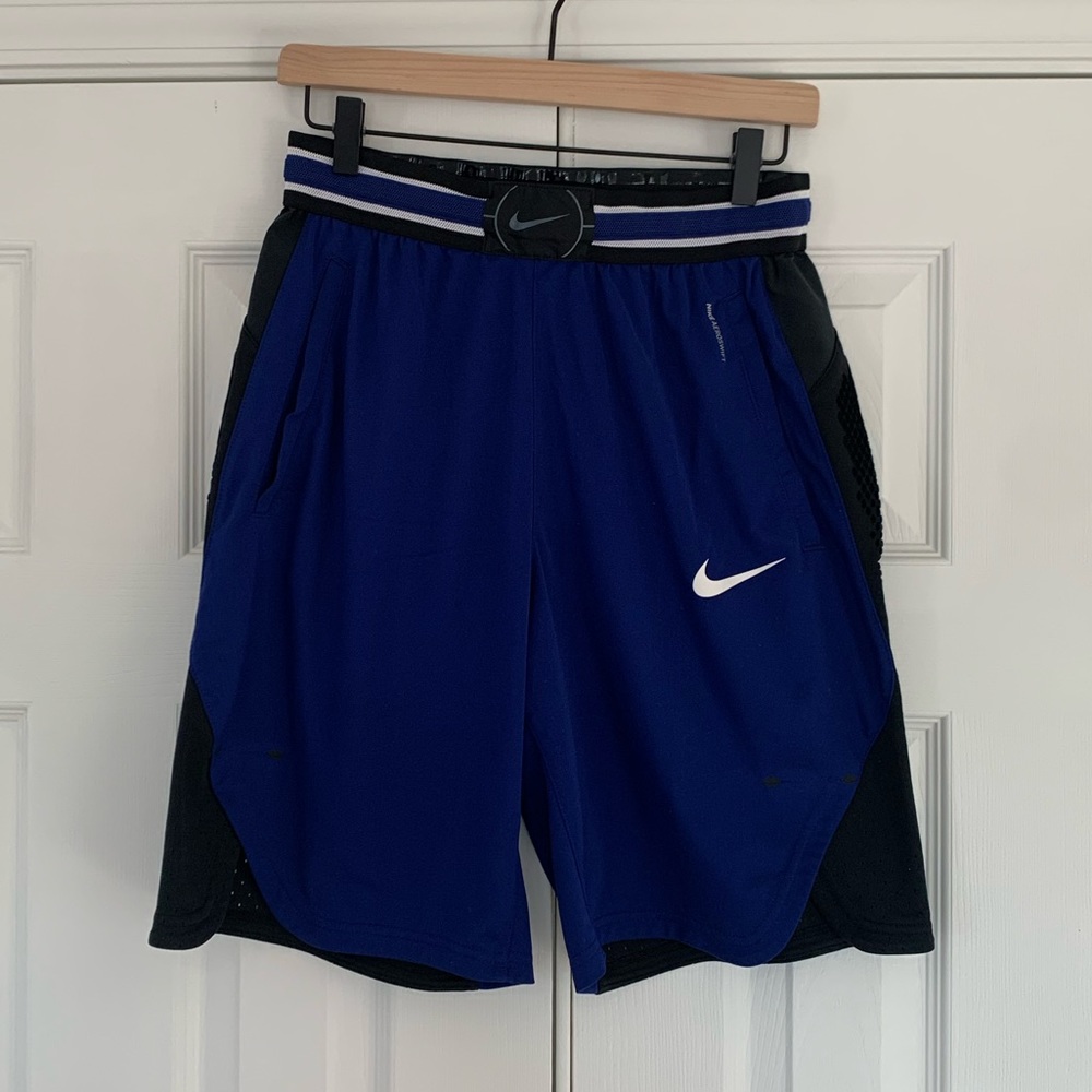 Nike aeroswift basketball shorts M